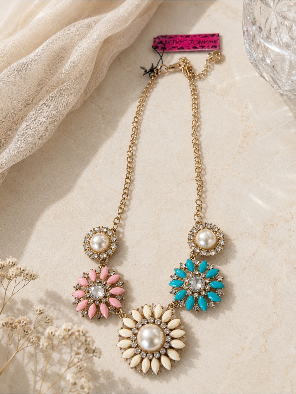 Betsy Johnson flower floral necklace, pearl, gold, feminine preppy cute gift Y2K